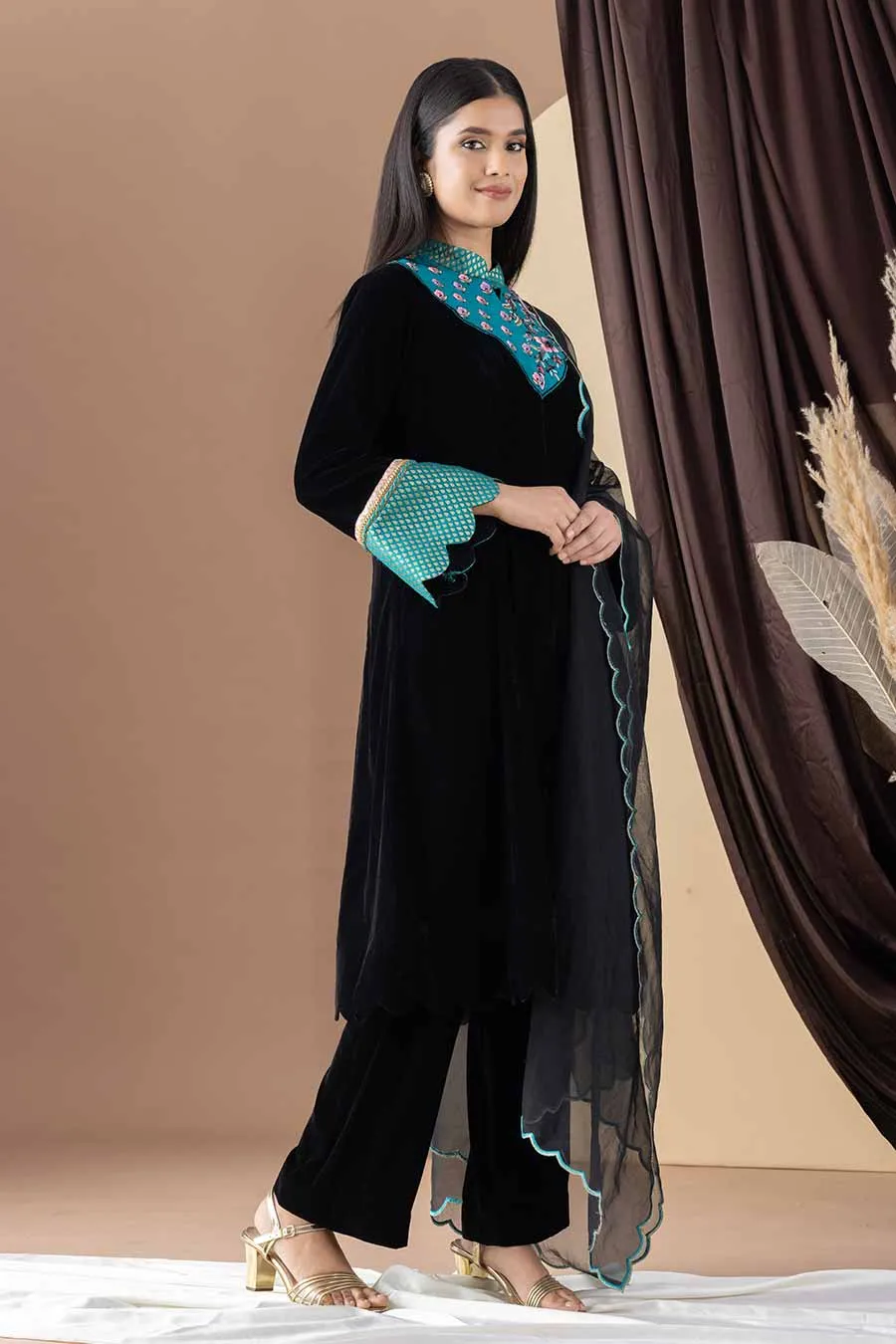 Black Embroidered Kalidar Kurta Set