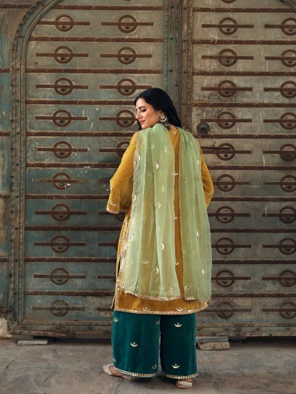 Chand Yellow Embroidered Velvet Kurta Set (Set of 3)