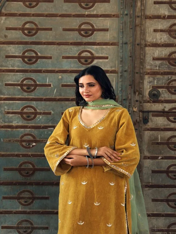 Chand Yellow Embroidered Velvet Kurta Set (Set of 3)