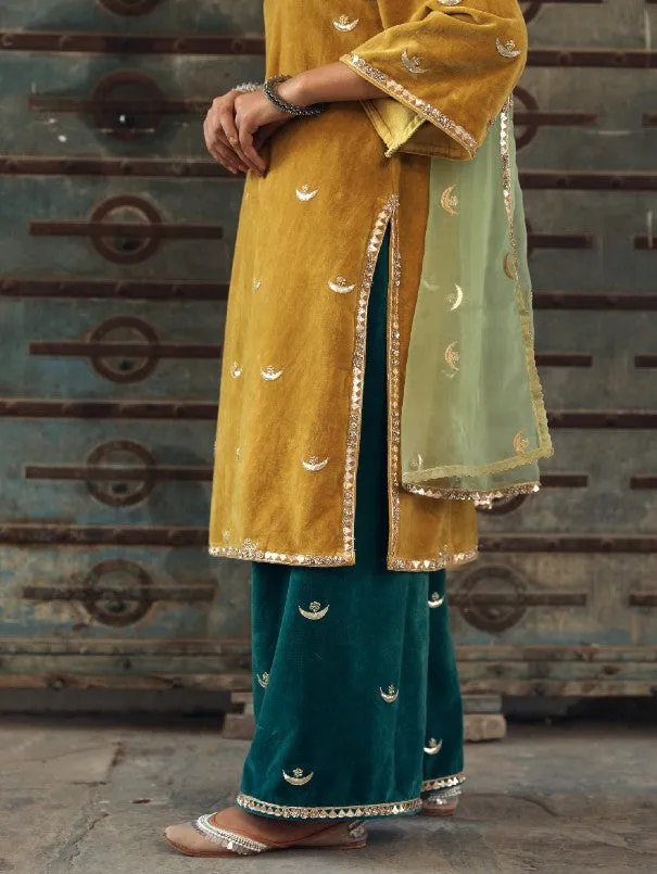 Chand Yellow Embroidered Velvet Kurta Set (Set of 3)